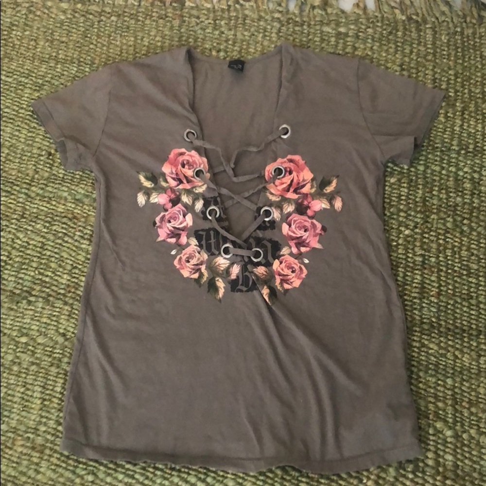 Boutique floral graphic tee!